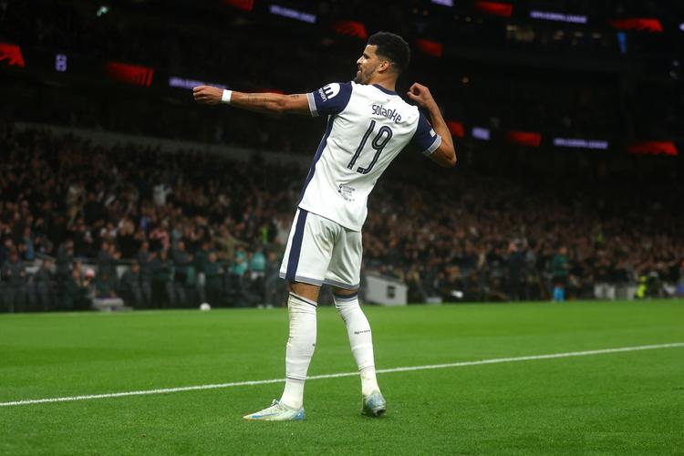 法兰克福4-3逆转科隆，伯卡特梅开二度，达胡德建功