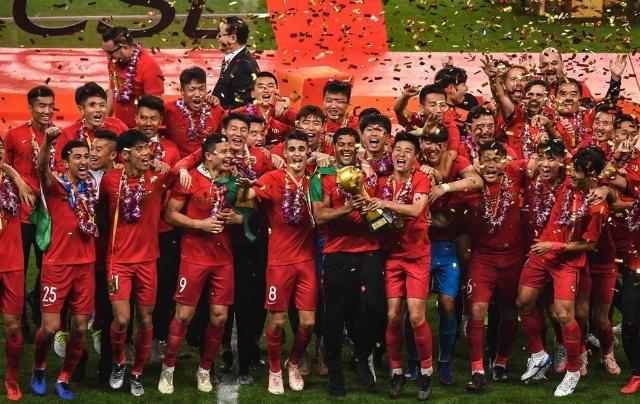 欧冠赛场精彩瞬间：巴萨主场2-0取胜,