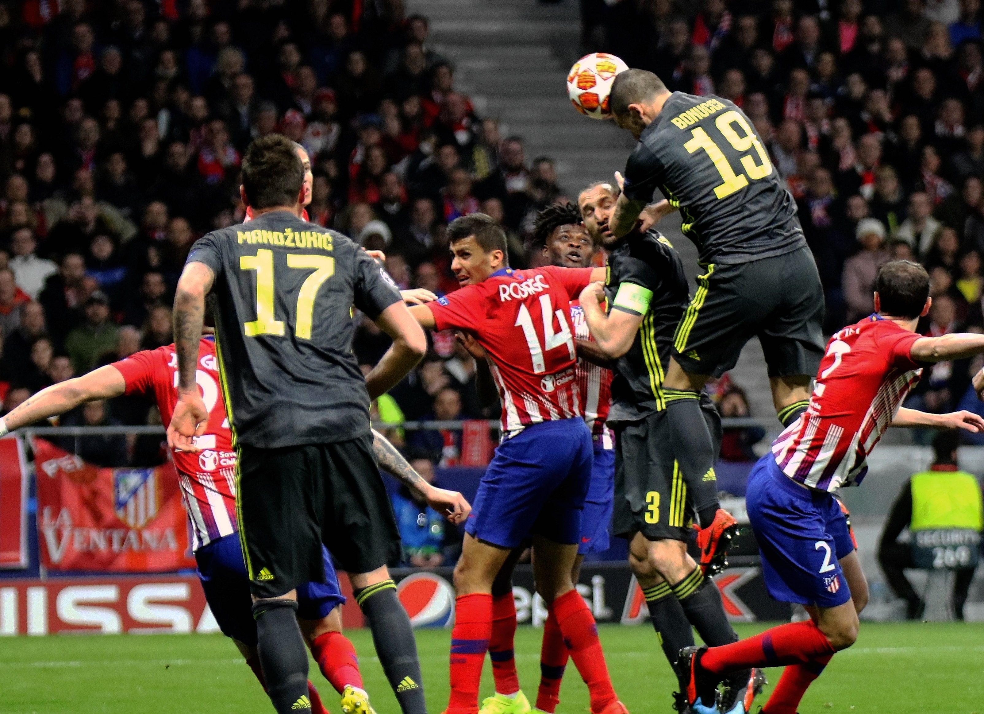 大谷翔平在 2024 年 50-50 达成后，其小学时期的练习本在电视节目中曝光，尽显自律